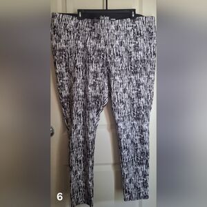 Slim Factor Womens Leggins Black and White Patterned Pants Sz 3x Hiking Walk
